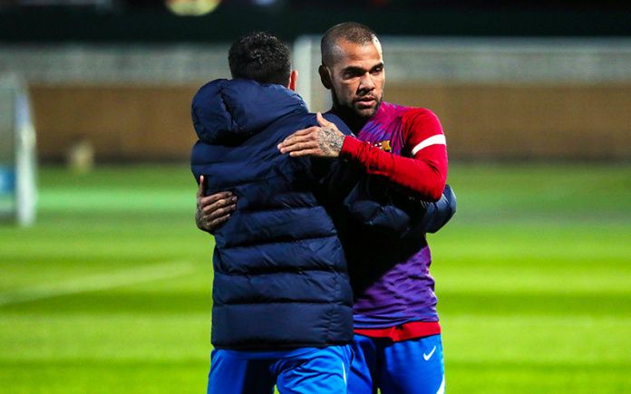 dani alves y xavi hernandez